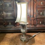 lampada antica del 1700 con paralume a ventola sagomata r