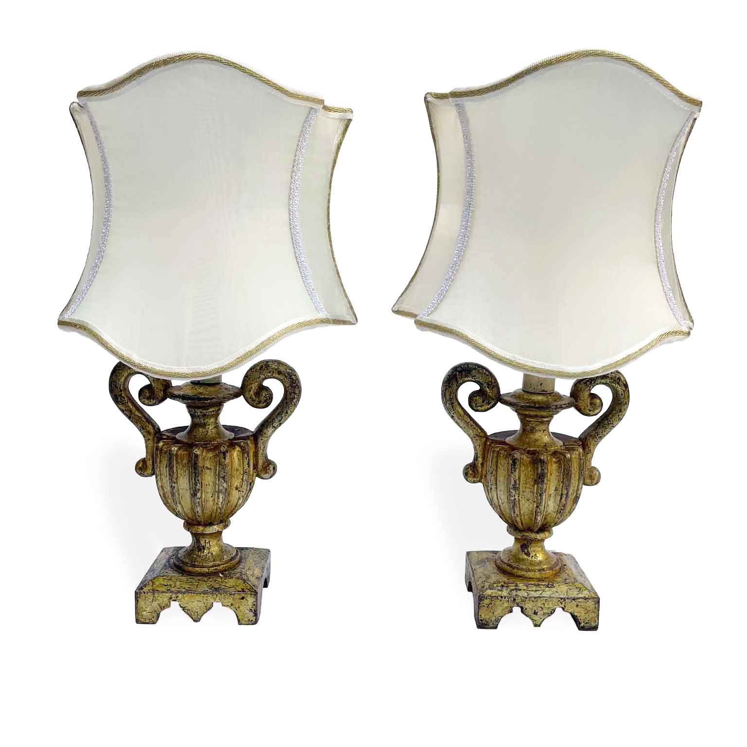 coppia-di-lampade-dorate-antiche