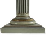 coppia colonne laccate verde chiaro XX secolo b