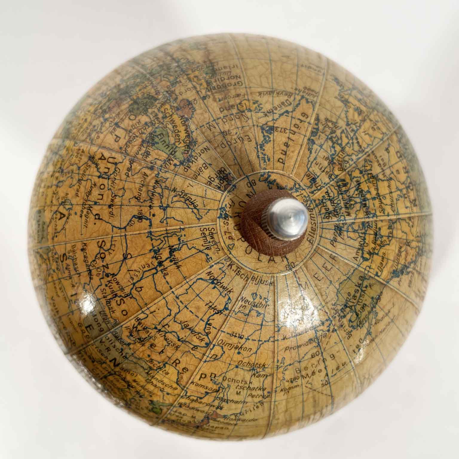 globo-terrestre-tedesco-räths-arthur-krause-edito-a-lipsia-ddr-1950-e
