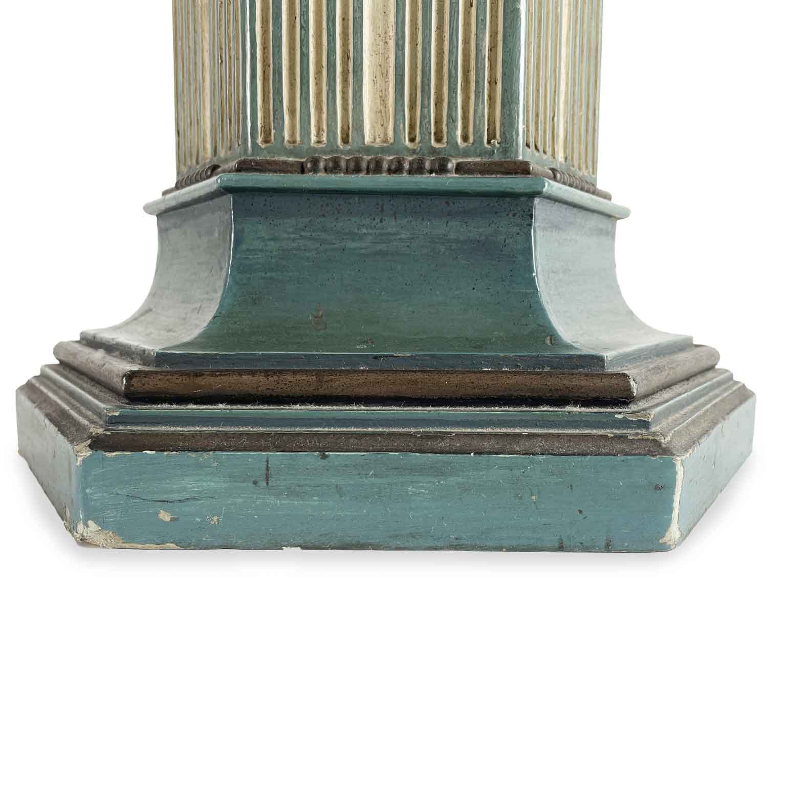 colonna esagonale in legno avorio e turchese a