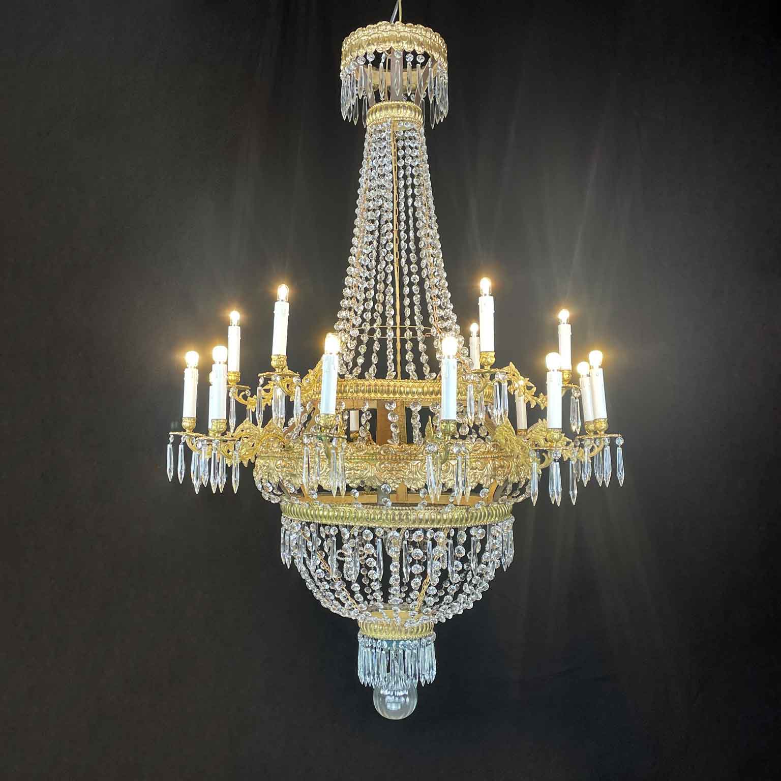 grande lampadario impero fine 1700 a 18 luci in cristallo e ottone dorato a