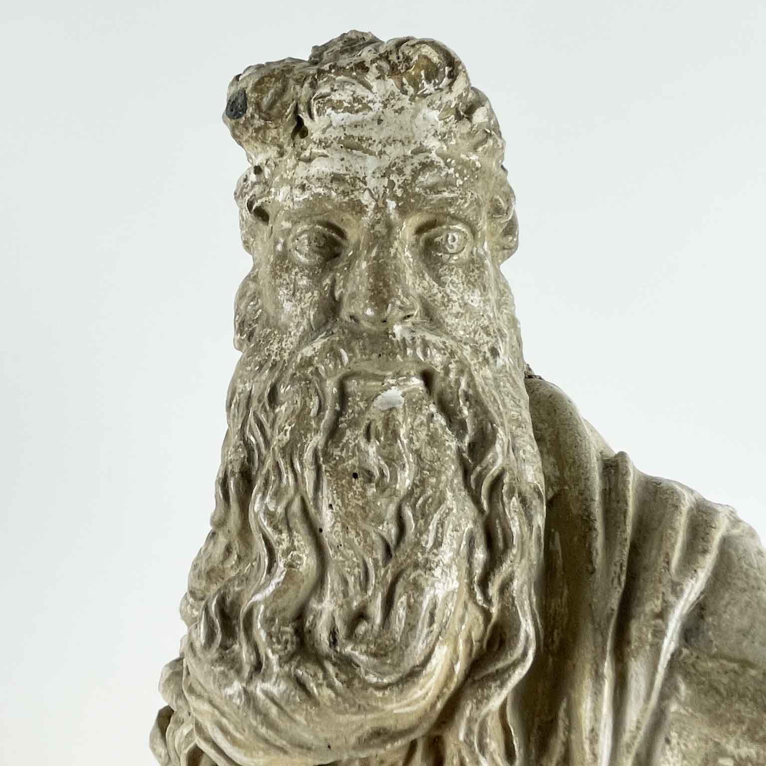 figura in gesso di mose e