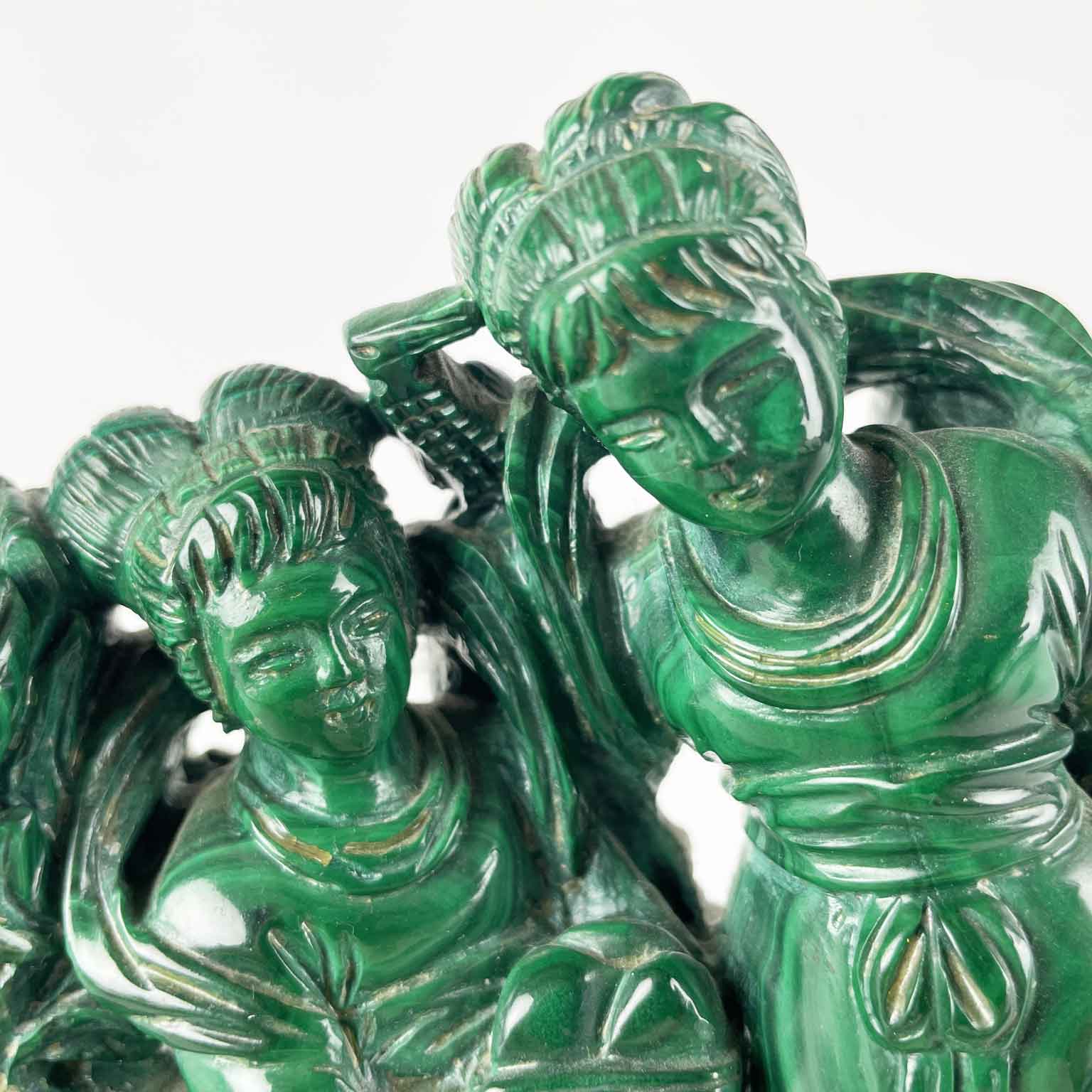 coppia di figure femminili in malachite d