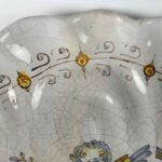 crespina in maiolica a decoro compendiario deruta 1700 e