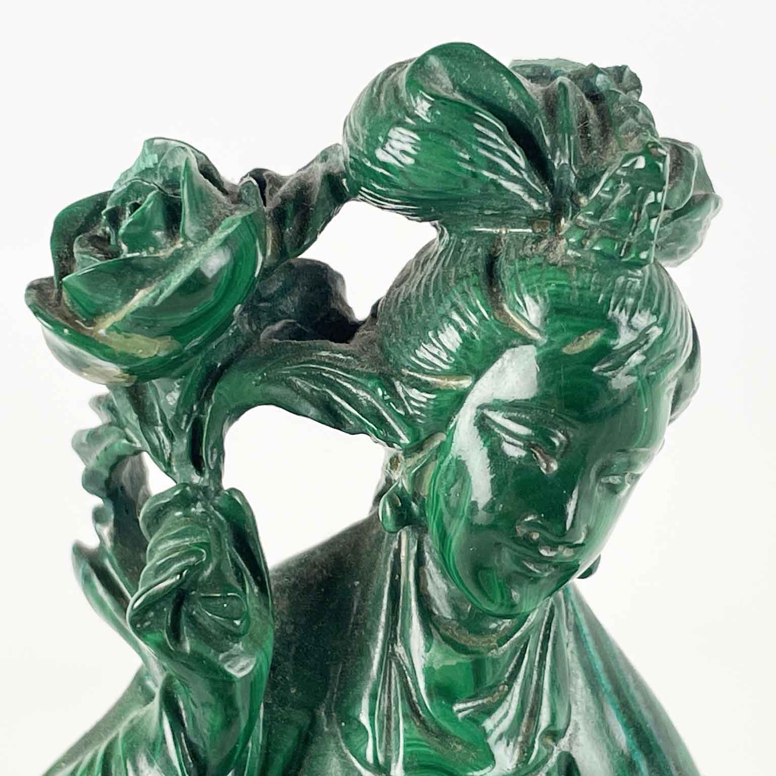 figura di donna cinese in malachite con fiori d