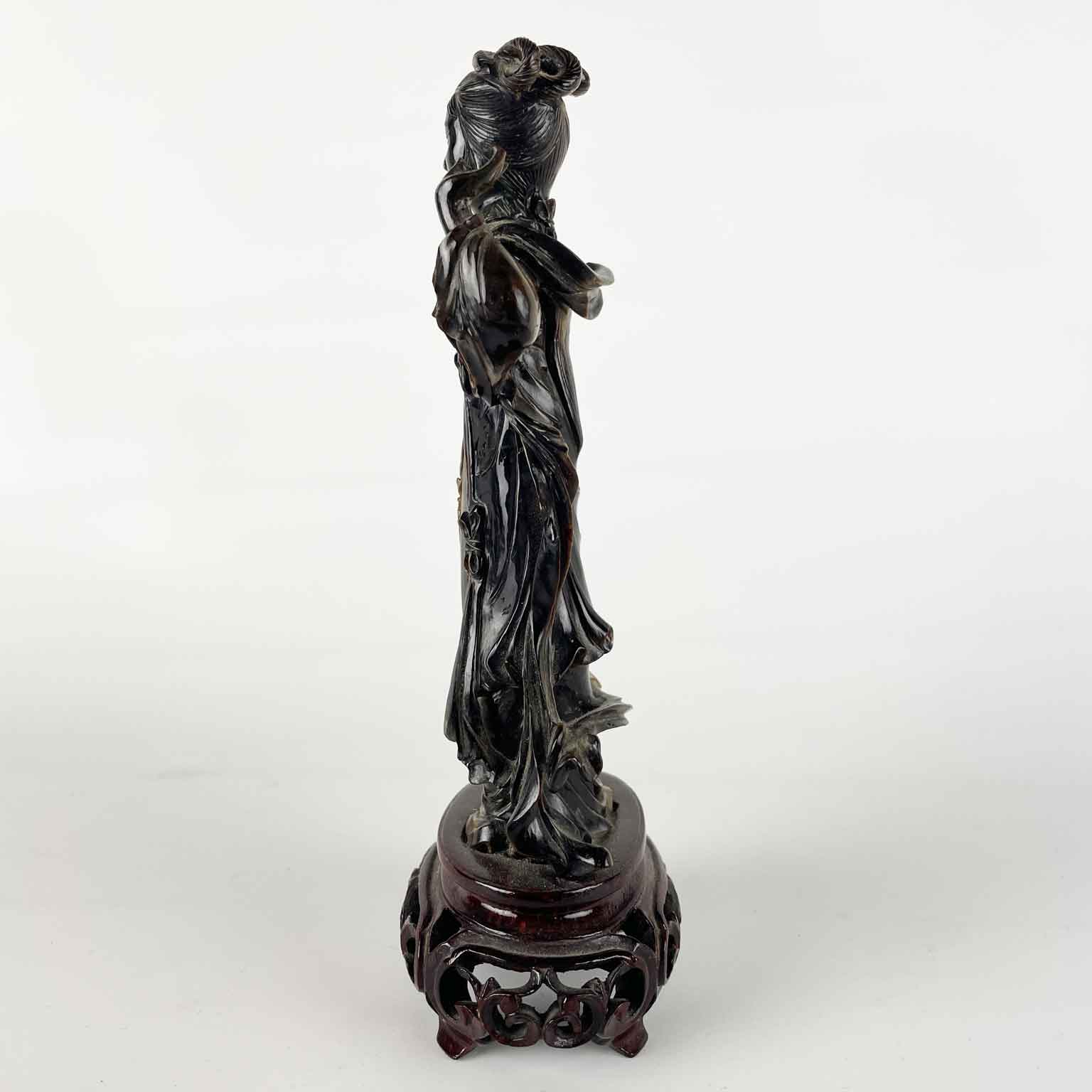 figura di donna cinese in occhio di tigre 1960 circa a