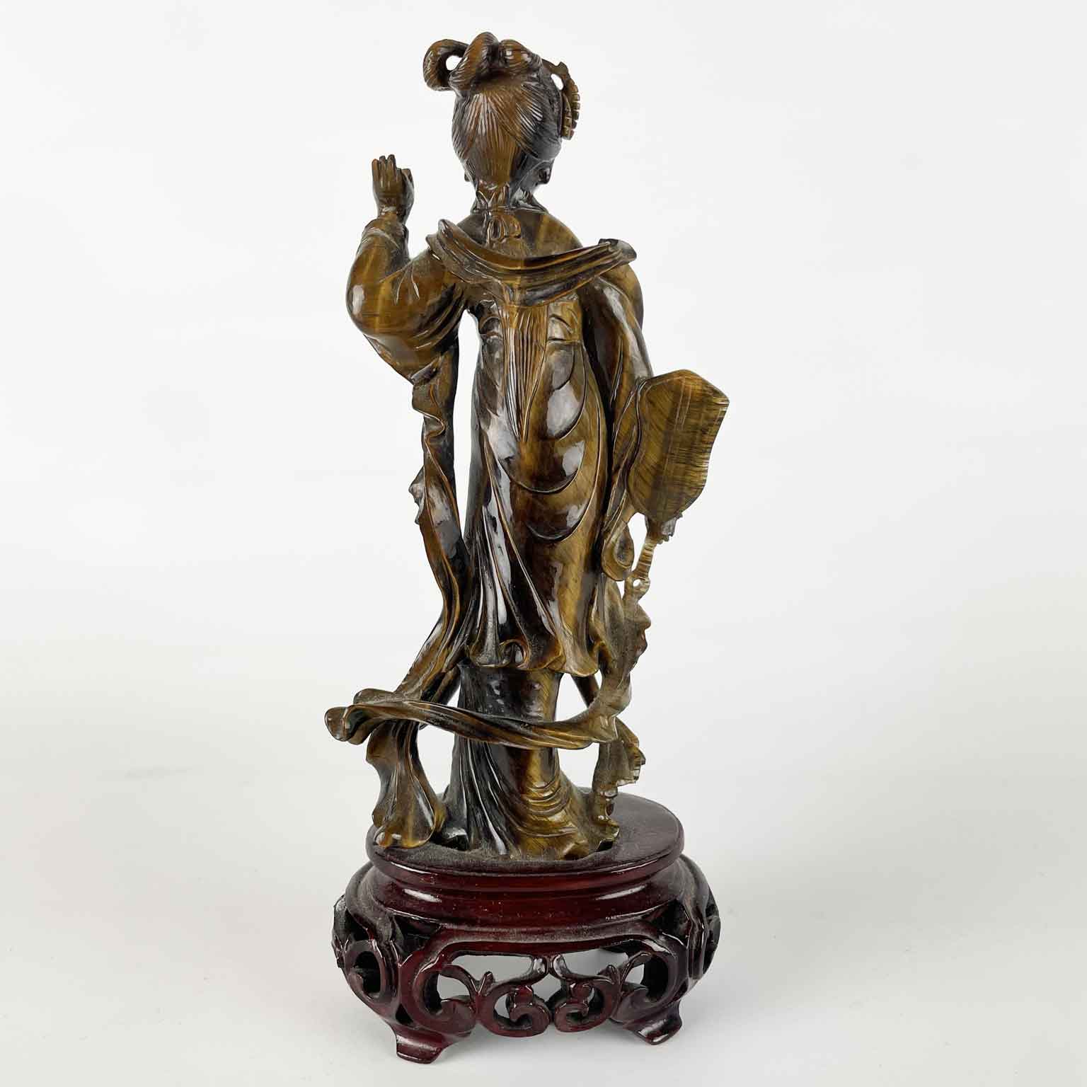 figura di donna cinese in occhio di tigre 1960 circa b