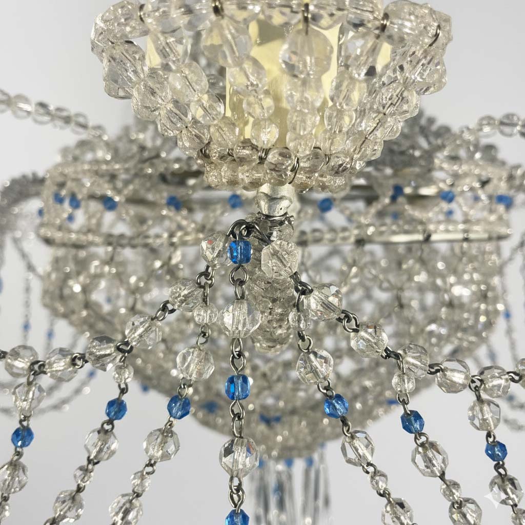 lampadario con perline trasparenti e cristalli azzurri g