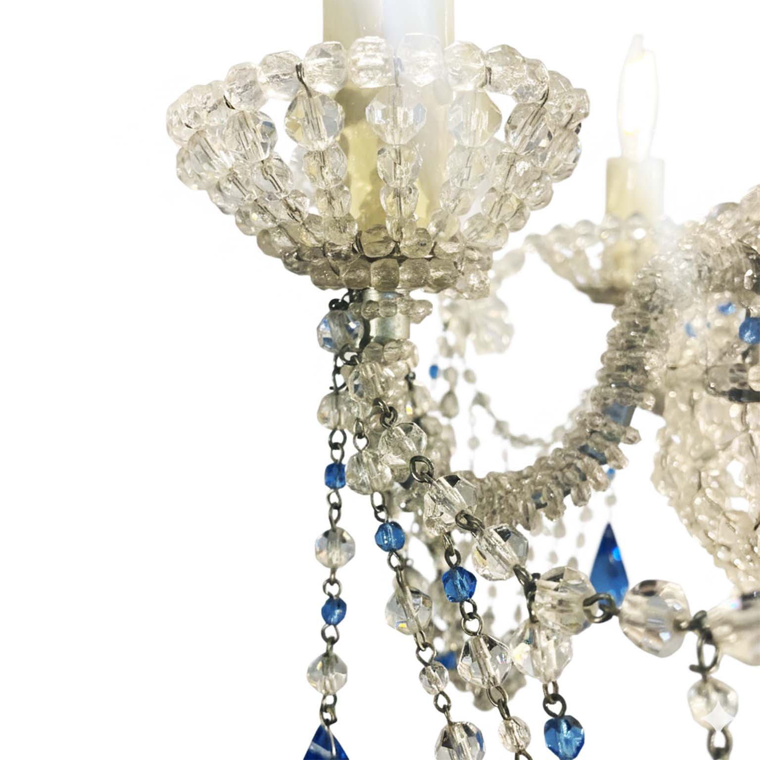 lampadario con perline trasparenti e cristalli azzurri h